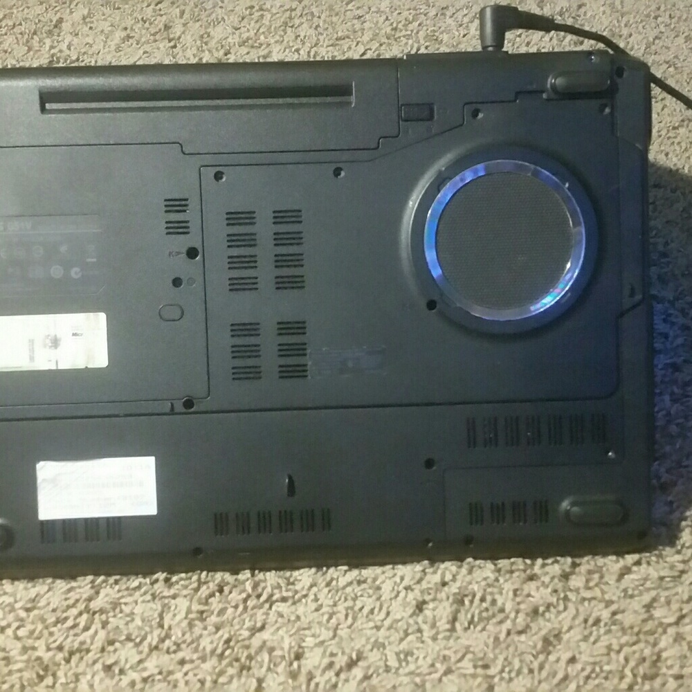 ASUS Gaming Labtop - Picture 3 of 8